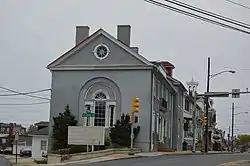 Penn Avenue in the commercial district