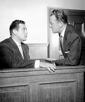 Perry Mason (Raymond Burr) and Hamilton Burger (William Talman)