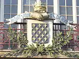 Arms on the front of the post office, rue de la République