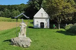 Chapel and statue in Pirching