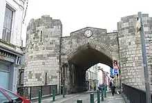 East Gate, incorporating 3 Hole-in-the-Wall Street