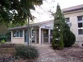 The town hall in Poussignac