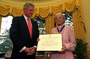 Rosa Parks receives the award from President Bill Clinton, 1996