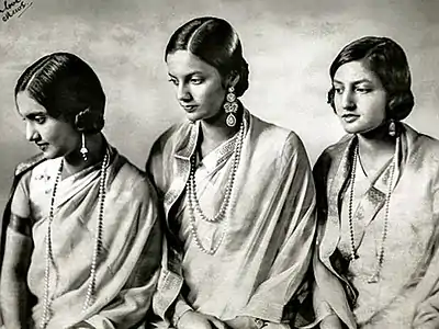 Indira Devi (centre) with her sisters princesses Sushila (left) and Ourmilla (right) (1935)