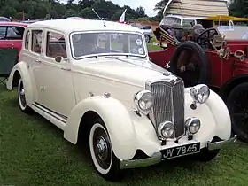 Twelvesix-light saloon 1939First Nuffield Model