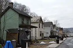 Houses on River Road