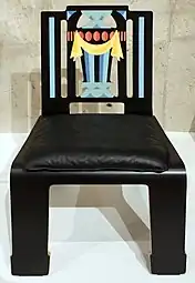 Sheraton chair with applied decoration, by Robert Venturi for Knoll, 1978-1984, bent laminated wood, Milwaukee Art Museum, Milwaukee, USA