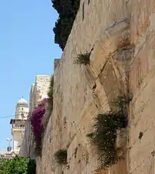 Robinson's Arch – remains of the entrance built by Herod to the Royal Colonnade