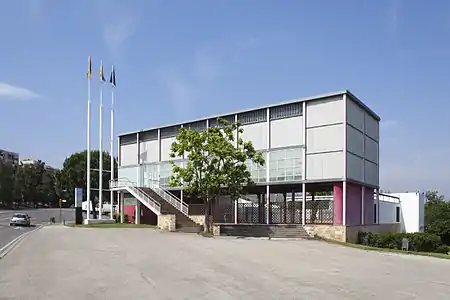 Reconstruction of the Pavilion of the Second Spanish Republic by Josep Lluis Sert (1937) displayed Picasso's painting Guernica (1937)