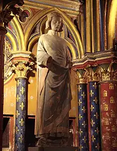 Statue of Louis IX (Note the fleur-de-lis and castle symbols on the columns, symbolic of his royal ancestry through his parents, Louis VIII Capet of France, and Blanche of Castile.)