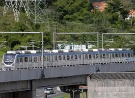 A train on the Salvador Metro.