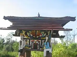 Sandung with four wooden poles