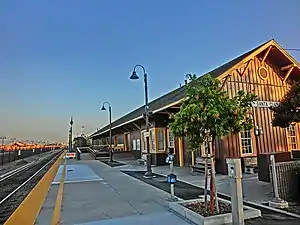 The platform and building at Santa Clara station