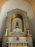 Right side altar, dedicated to Saint Martín de Porres