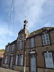 The town hall in Saumeray