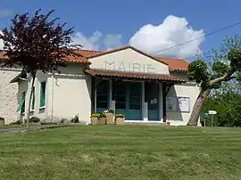 The town hall in Servanches