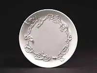 Small embroidered plate, Delfts b-set, 2000