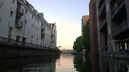 Smallepadsgracht and the Sloterdijkerbrug on Prinseneilandsgracht in the rear (June 2014)