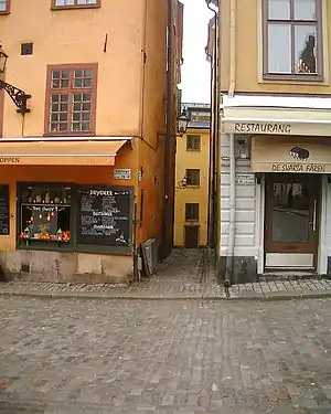 The epistle is set in the Förgyllda Bägaren tavern, one of three then in the narrow alleyway of Solgränd in Stockholm's Gamla stan.