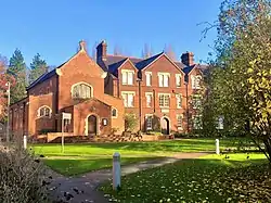 Chapel, St Edmund's House (left)