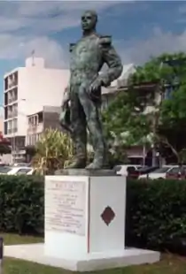 Statue de Camille Mortenol à Pointe-à-Pitre. 1995