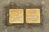 Stolpersteine zum Gedenken an jüdische Bewohner, hier am Goetheplatz