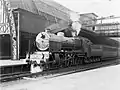 Steam locomotive of the 3900 series at Amsterdam Central Station; 1932.