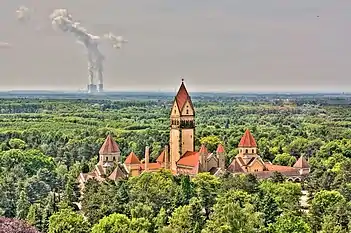 Südfriedhof (South Cemetery) in Leipzig; in the background you can see the Lignite Lippendorf Power Station