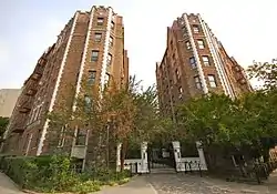 A photograph of the front of the Lenru building.