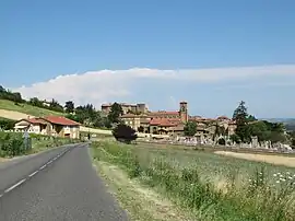 The road into Theizé