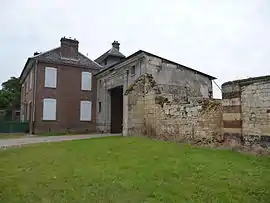 Troussures farm, in Sainte-Eusoye