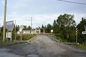 United States port of entry right off Route 277 in Sainte-Aurélie.