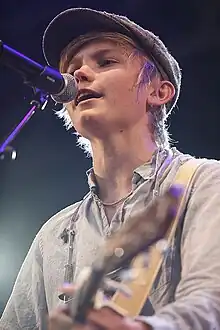 Ulrik Munther performing in Helsingborgsfestivalen