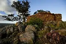 This historic fort was erected during the Anglo-Boer War by the British military authorities and the so-called Town Guards for the defence of Uniondale.
Four similar structures were built at the time at Uniondale.
These fortifications differed considerably
Type of site: Blockhouse
Previous use: Fortification.