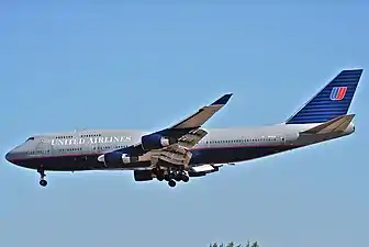 Boeing 747-400 at Los Angeles International Airport wearing "Battleship" livery (1993–2004)