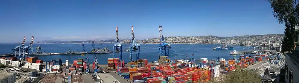 Overlooking the port of Valparaíso from the viewpoint May Twenty, Artillery Hill.