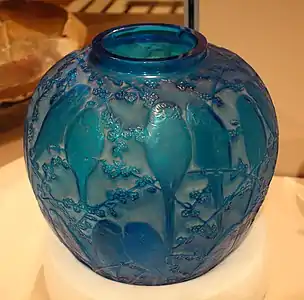 Parrot vase  by Lalique (1922), Cincinnati Art Museum, US