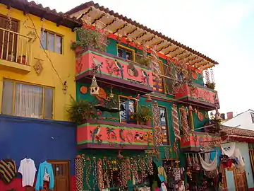 Image 3Ruana garments and pottery ornaments in Ráquira (from Colombian handicrafts)