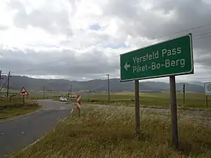 Versveld pass direction sign,  500m before the start of the pass