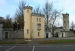 Gate lodge at the entrance to Castle Durrow