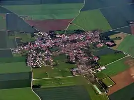 An aerial view of Méry-la-Bataille