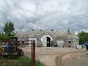 Yaniv station building