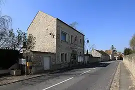 The town hall in Chauffour-lès-Étréchy