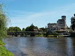 The old bridge over the Dronne, Bourdeilles