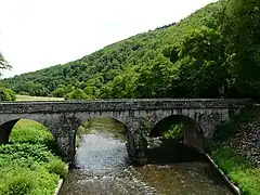 Bridge over the Cère in Sansac-de-Marmiesse.