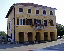 The town hall in Carisio