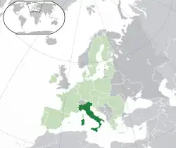 Location of  Italy  (dark green)– on the European continent  (light green & dark grey)– in the European Union  (light green)  —  [Legend]