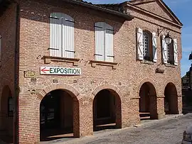 The town hall in Giroussens