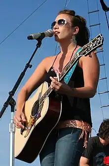 Harp performing in 2007