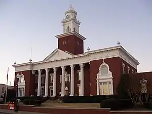 Main façade of Lee Courthouse, 2009